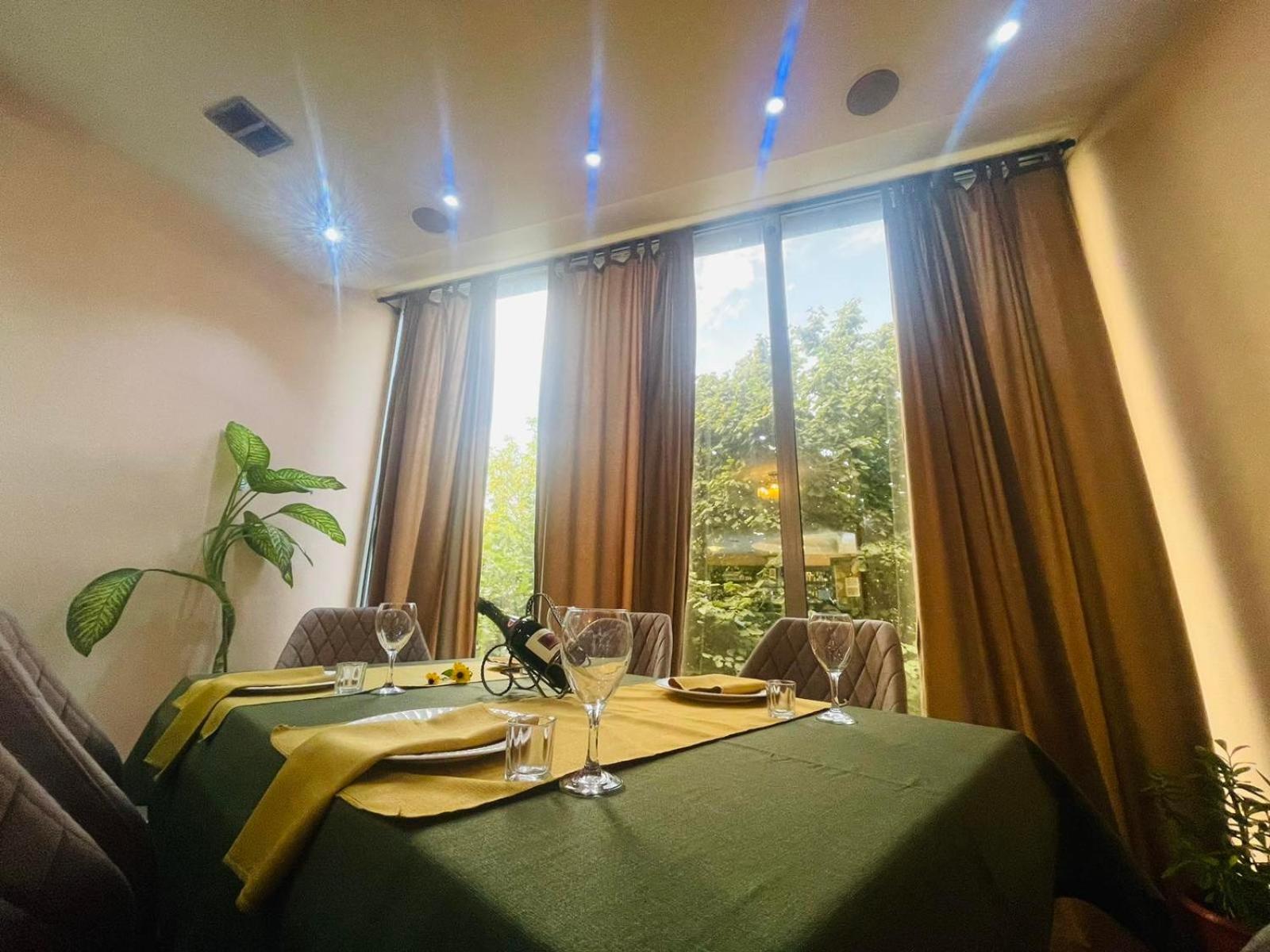 Hotel Konstantin Laplje Selo エクステリア 写真