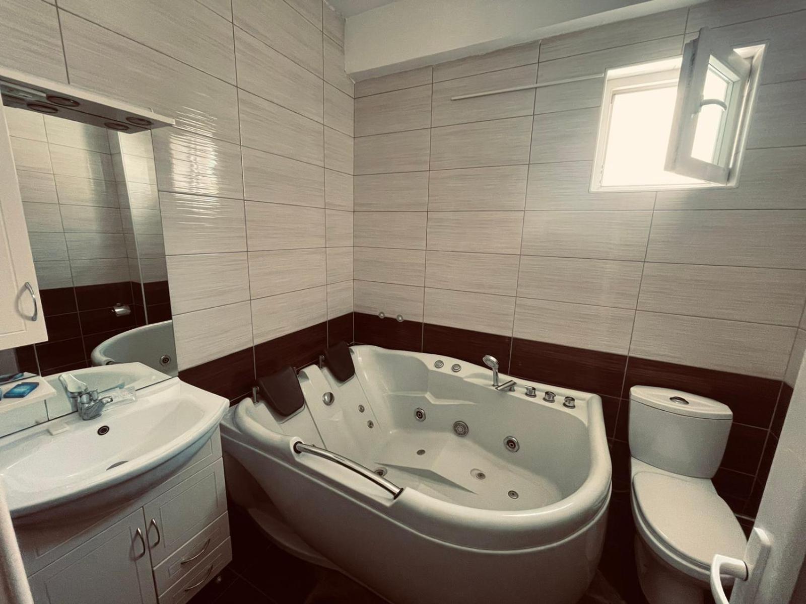 Hotel Konstantin Laplje Selo エクステリア 写真