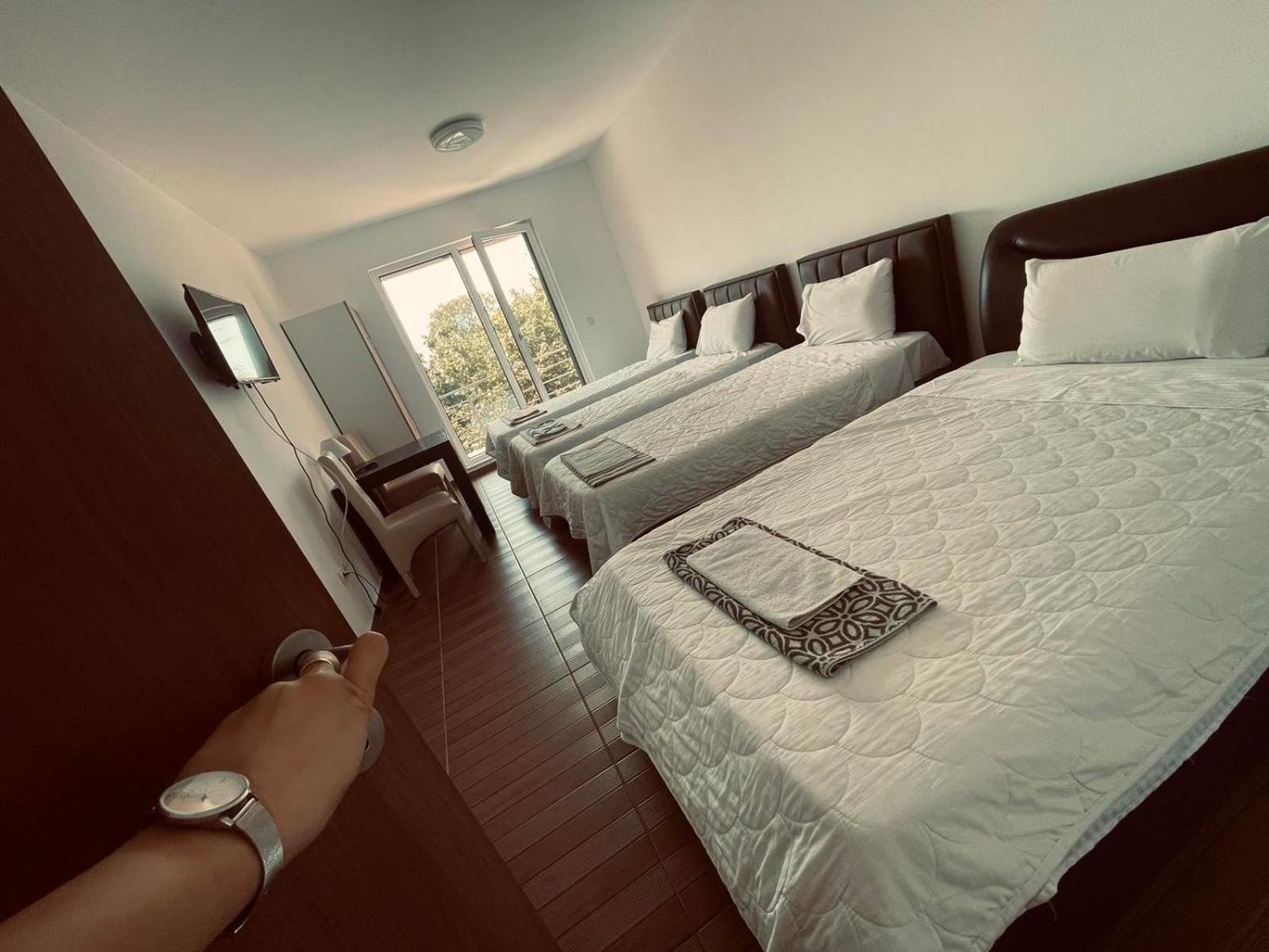 Hotel Konstantin Laplje Selo エクステリア 写真