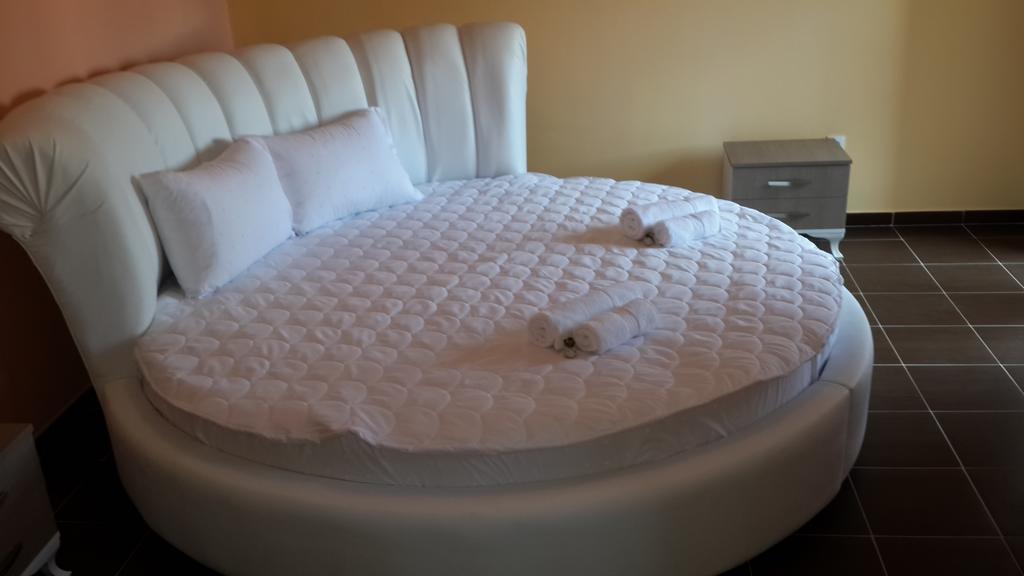 Hotel Konstantin Laplje Selo 部屋 写真