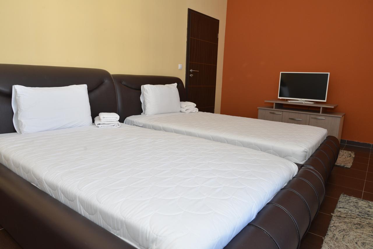 Hotel Konstantin Laplje Selo エクステリア 写真